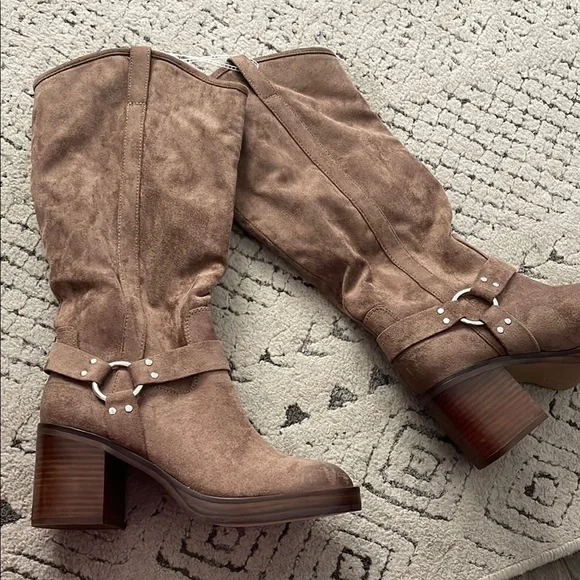 Steve Madden Tan Heeled Boots - Picture 1 of 4
